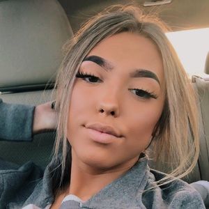 Meet your Posher, Andi